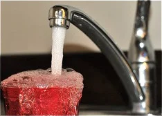 Trinkwasser kann einen hohen Anteil an THM enthalten